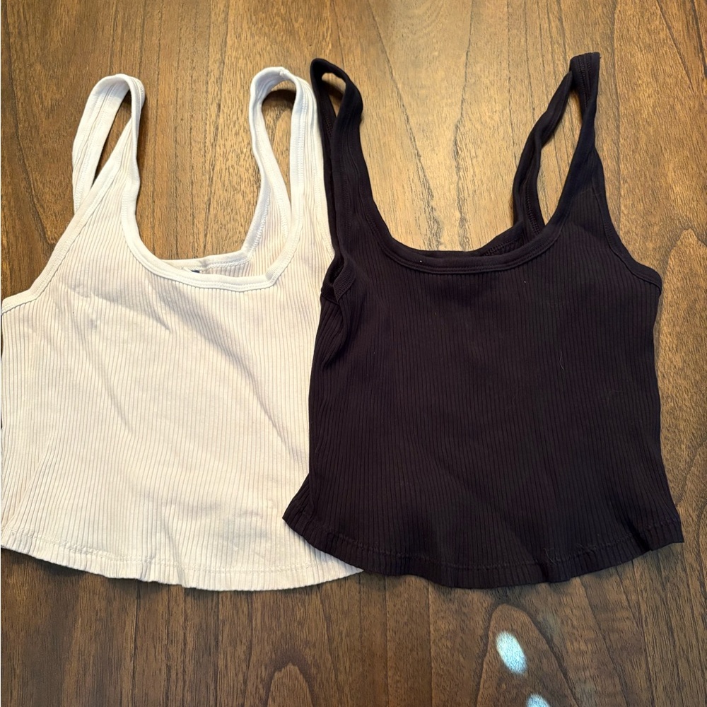 Old Navy Women's Black and White Ribbed Tank Tops